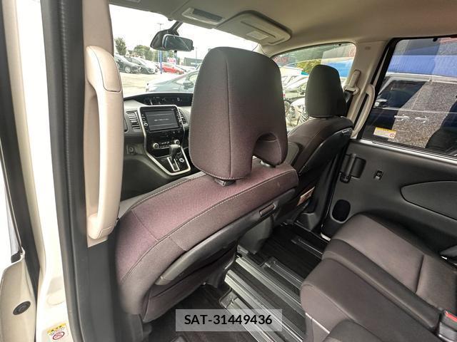 Nissan SERENA 2018-01 8753328-13