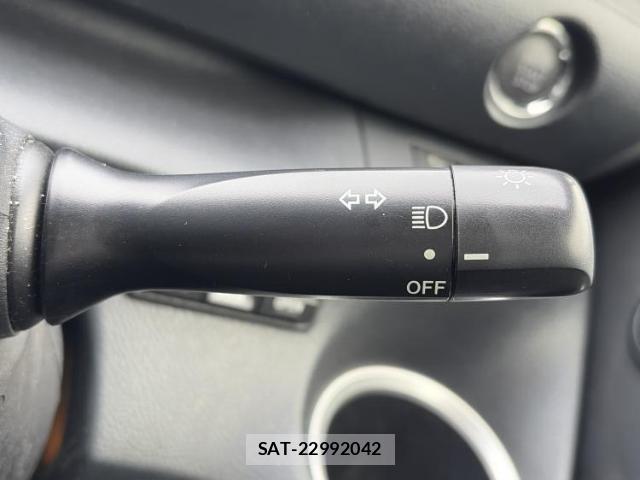 Toyota SIENTA 2020-04 8752582-15