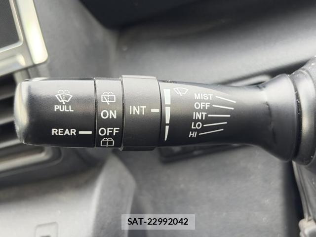 Toyota SIENTA 2020-04 8752582-16
