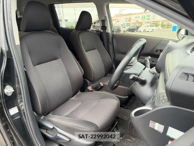 Toyota SIENTA 2020-04 8752582-3