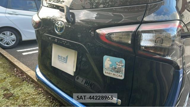 Toyota SIENTA 2015-09 8753628-1