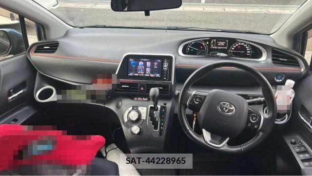 Toyota SIENTA 2015-09 8753628-2