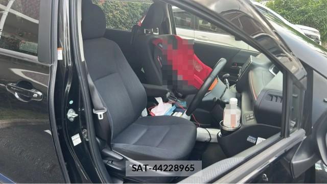 Toyota SIENTA 2015-09 8753628-5