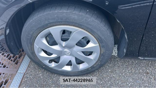 Toyota SIENTA 2015-09 8753628-8