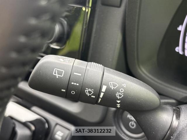 Toyota SIENTA 2025-04 8754381-16