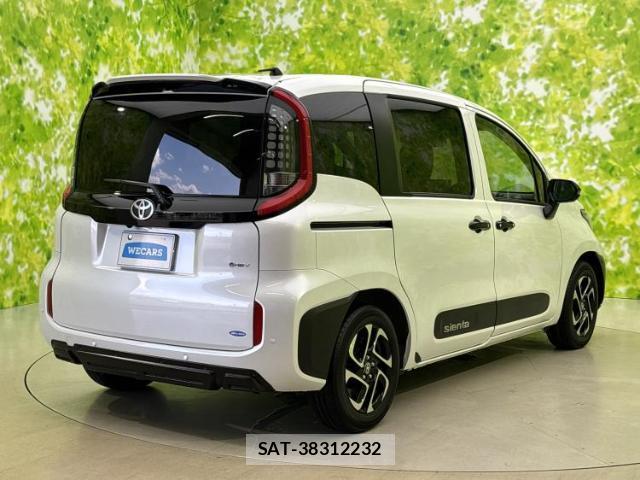 Toyota SIENTA 2025-04 8754381-2