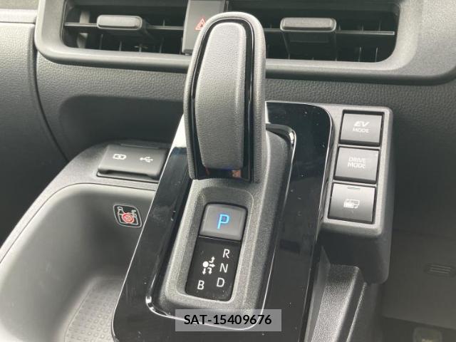 Toyota SIENTA 2024-06 8754487-17