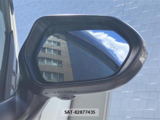 Toyota SIENTA 2023-10 8754518-17