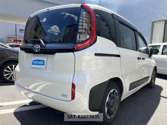 Toyota SIENTA 2023-10 8754518-2