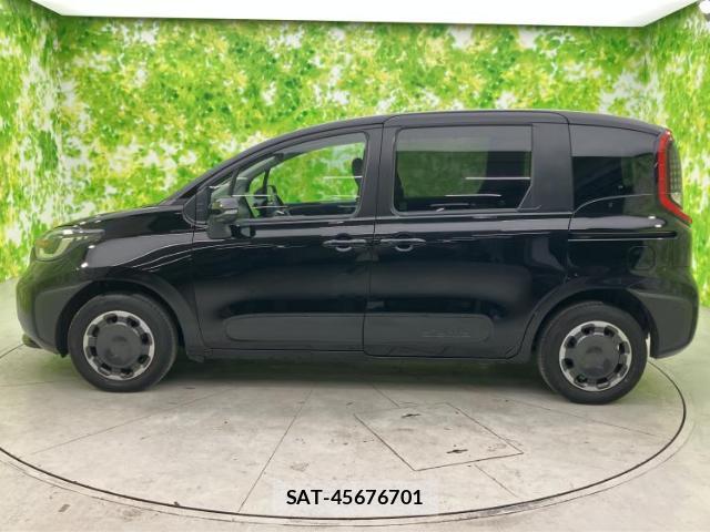 Toyota SIENTA 2022-09 8754628-1