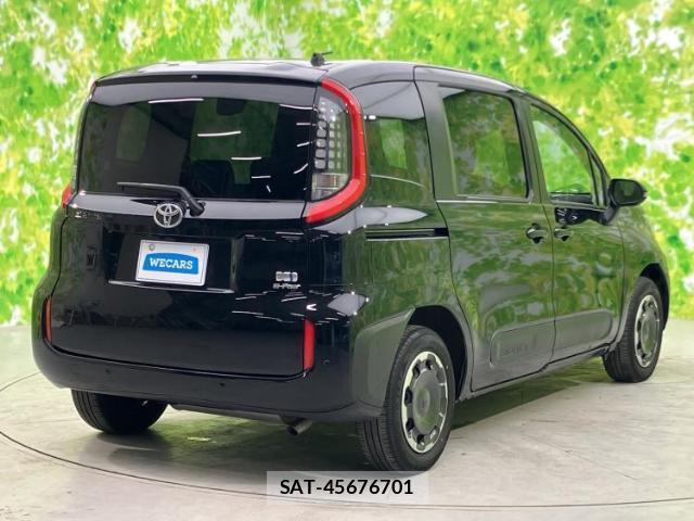 Toyota SIENTA 2022-09 8754628-2