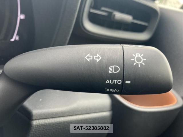 Toyota SIENTA 2025-09 8754641-15