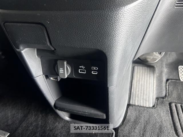Honda e 2023-11 8754199-14