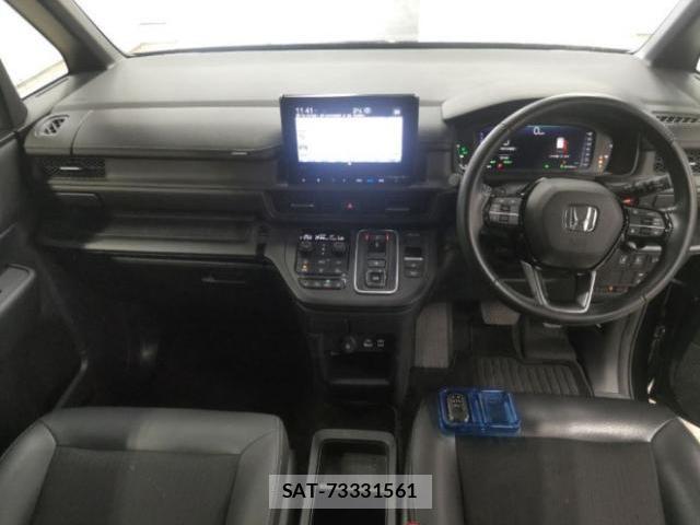 Honda e 2023-11 8754199-2