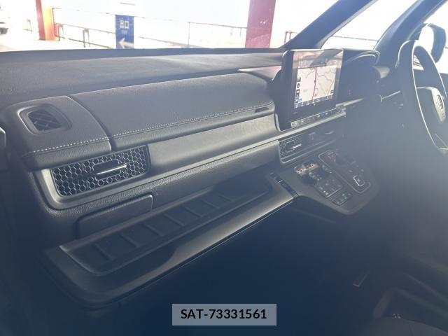 Honda e 2023-11 8754199-8