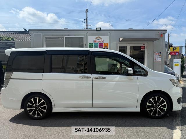 Honda e 2013-09 8754340-5