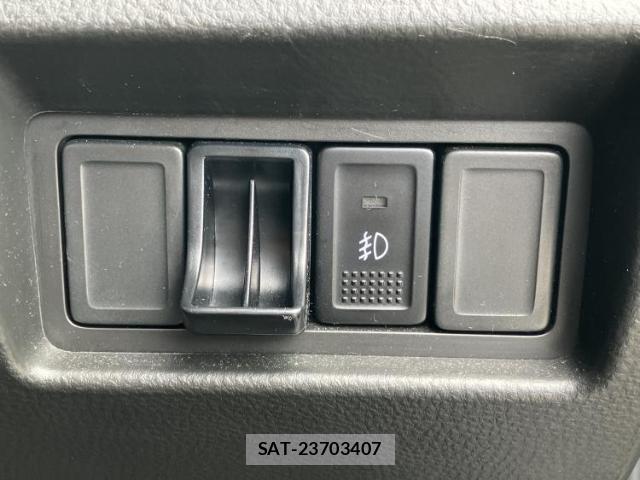 Suzuki SWIFT 2013-03 8754266-17