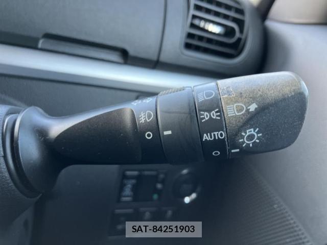 Daihatsu TANTO 2017-04 8754488-14