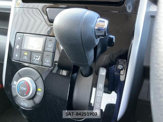 Daihatsu TANTO 2017-04 8754488-16