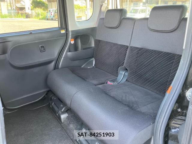 Daihatsu TANTO 2017-04 8754488-6