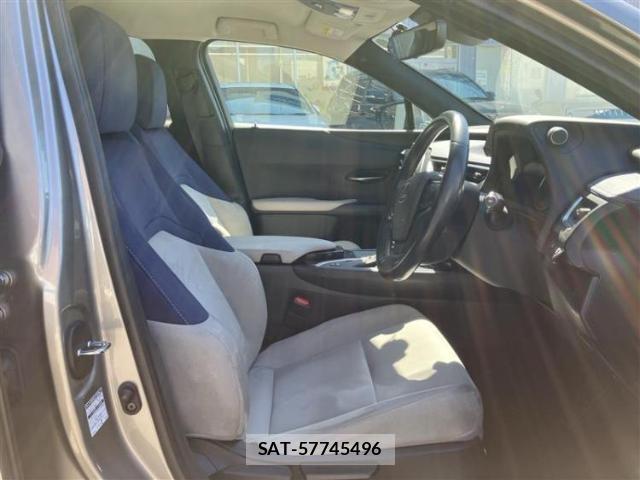 Lexus UX 2019-09 8753094-4