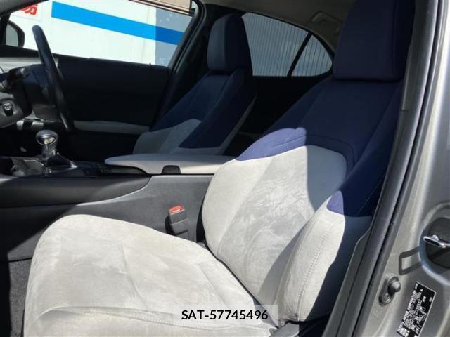 Lexus UX 2019-09 8753094-5