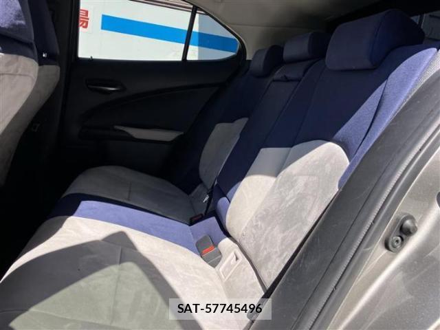 Lexus UX 2019-09 8753094-6