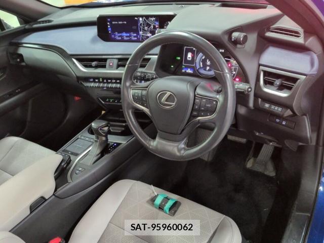 Lexus UX 2019-01 8754114-2