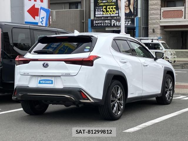 Lexus UX 2019-06 8754575-2