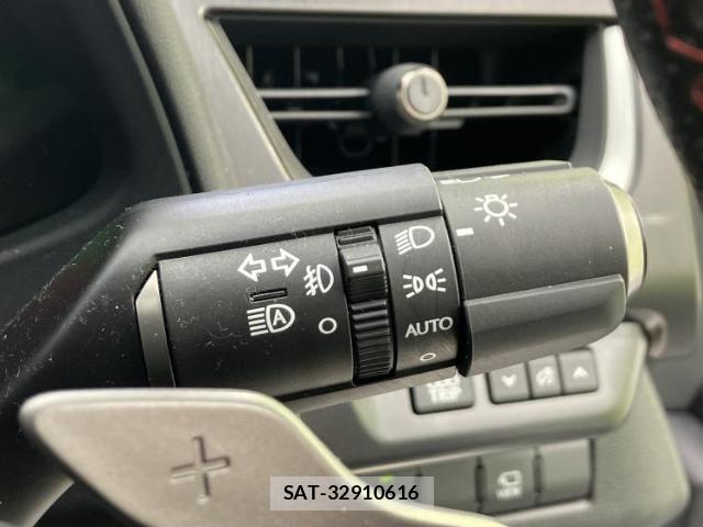 Lexus UX 2019-06 8754703-16