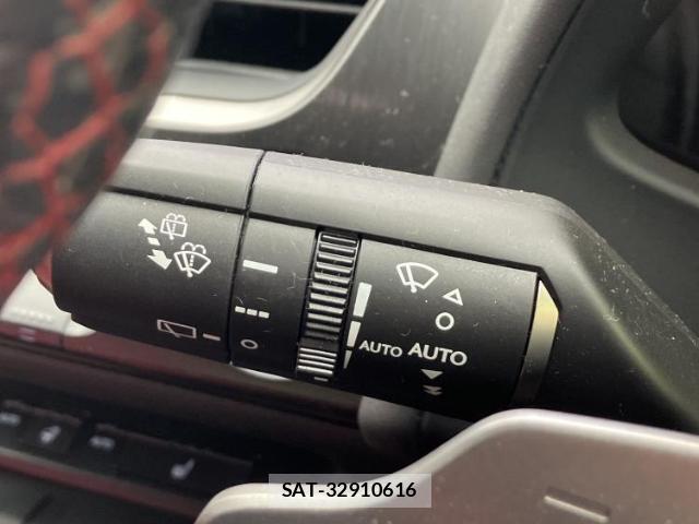 Lexus UX 2019-06 8754703-17