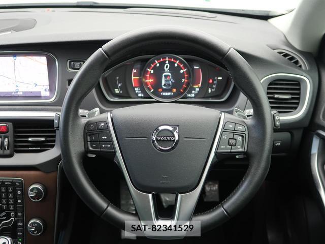 Volvo V40 2020-01 8752936-12