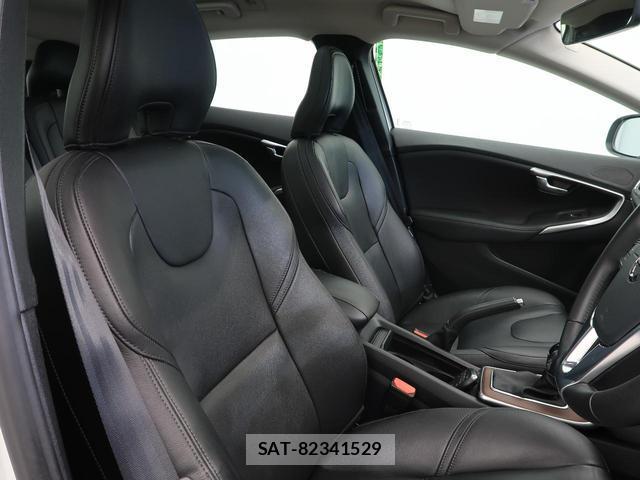 Volvo V40 2020-01 8752936-13
