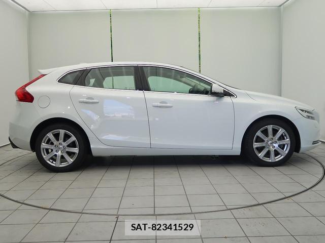 Volvo V40 2020-01 8752936-17