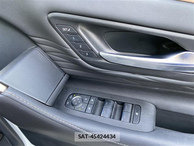 Toyota VELLFIRE 2024-09 8752847-19