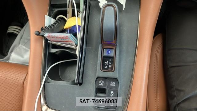 Toyota VELLFIRE 2025-06 8753661-14