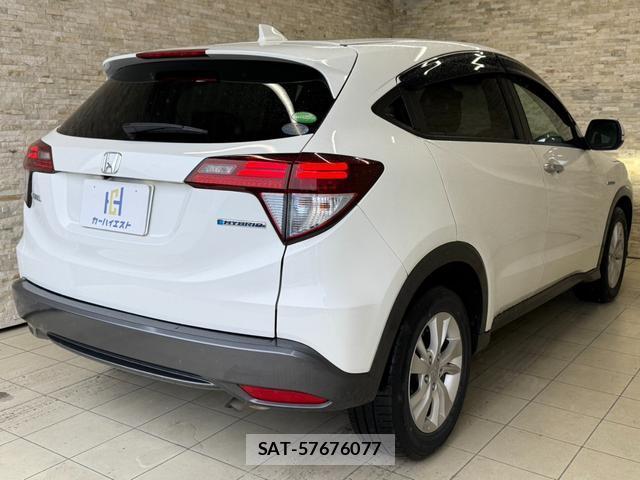 Honda VEZEL 2015-03 8753952-3
