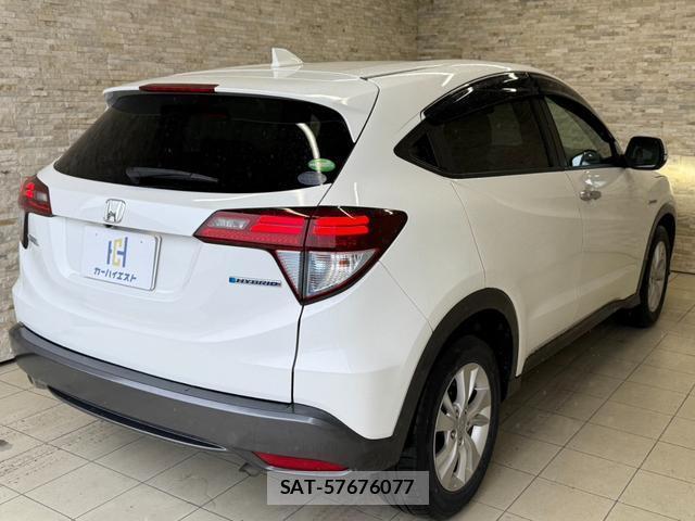 Honda VEZEL 2015-03 8753952-4