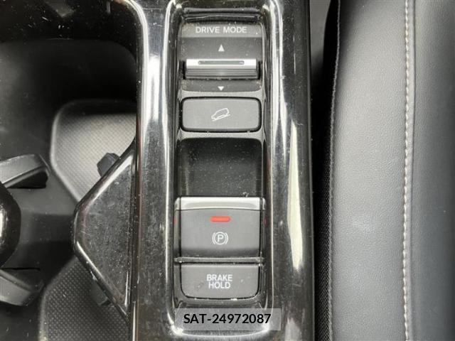 Honda VEZEL 2023-06 8754666-16