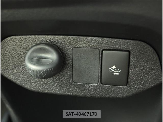 Toyota VITZ 2017-11 8752396-13