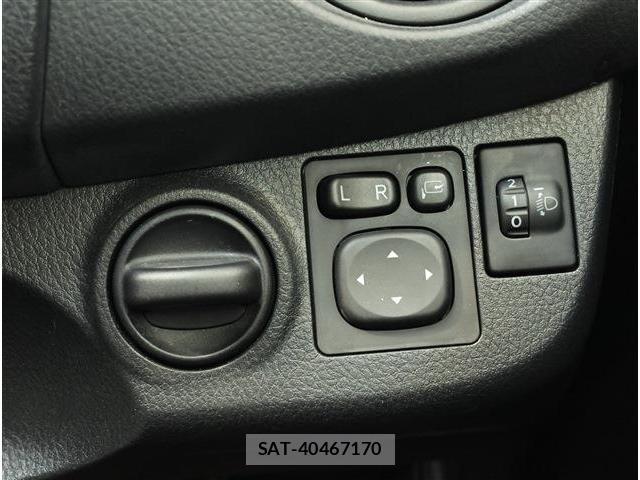 Toyota VITZ 2017-11 8752396-15
