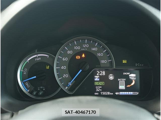 Toyota VITZ 2017-11 8752396-7
