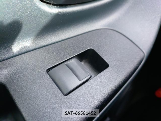 Toyota VITZ 2017-08 8752601-12