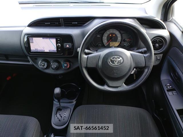 Toyota VITZ 2017-08 8752601-2