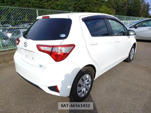 Toyota VITZ 2017-08 8752601-4