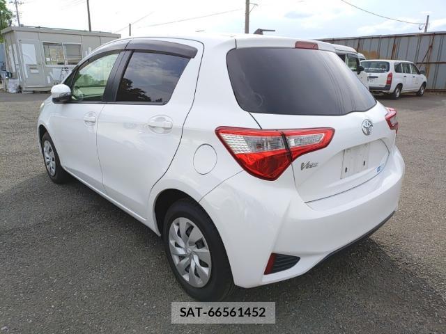 Toyota VITZ 2017-08 8752601-5