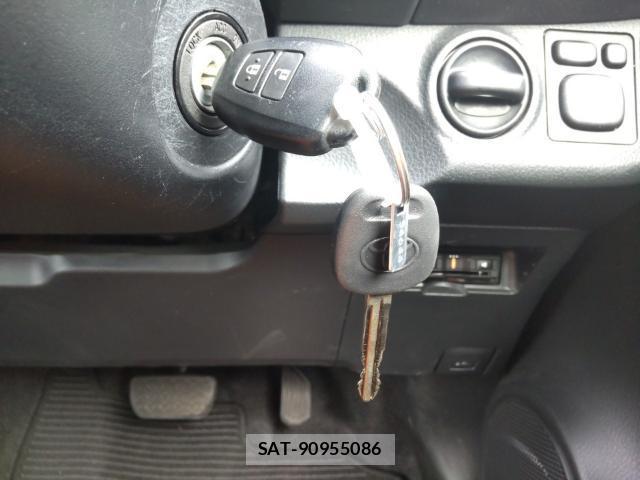 Toyota VITZ 2019-08 8752666-14