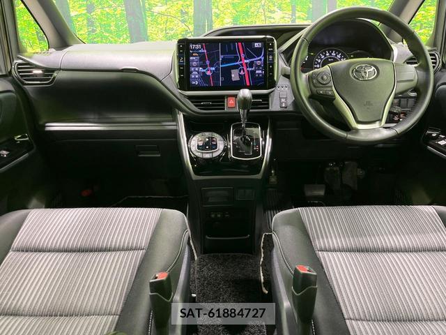 Toyota VOXY 2018-02 8752236-1