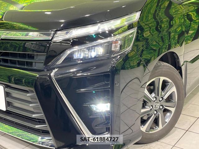 Toyota VOXY 2018-02 8752236-11