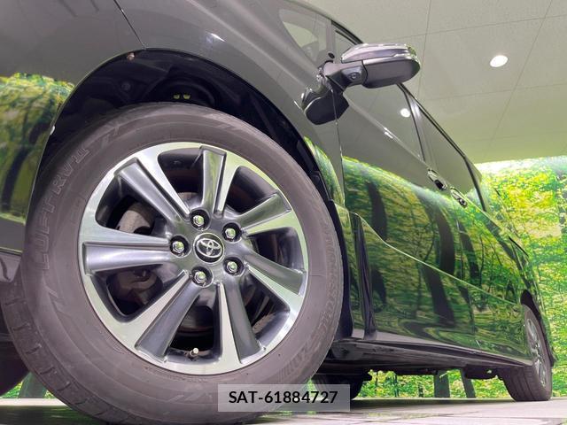 Toyota VOXY 2018-02 8752236-12